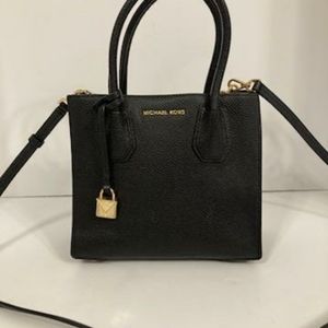 GORGEOUS  Leather Michael Kors Mercer Studio Handbag Purse With Gold Hardware